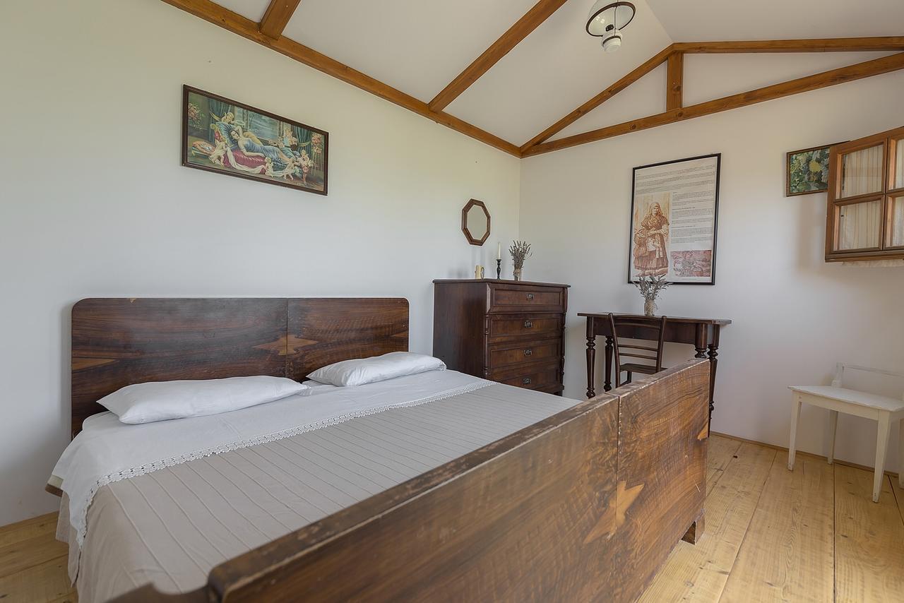 Glamping Istria Tiny Chalet Truske